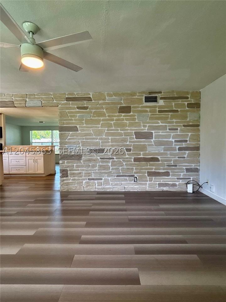5809 Sullivan Rd - Photo 6 of 20
