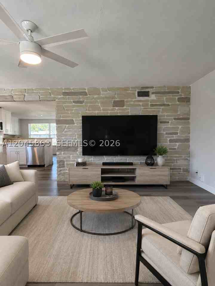 5809 Sullivan Rd - Photo 7 of 20