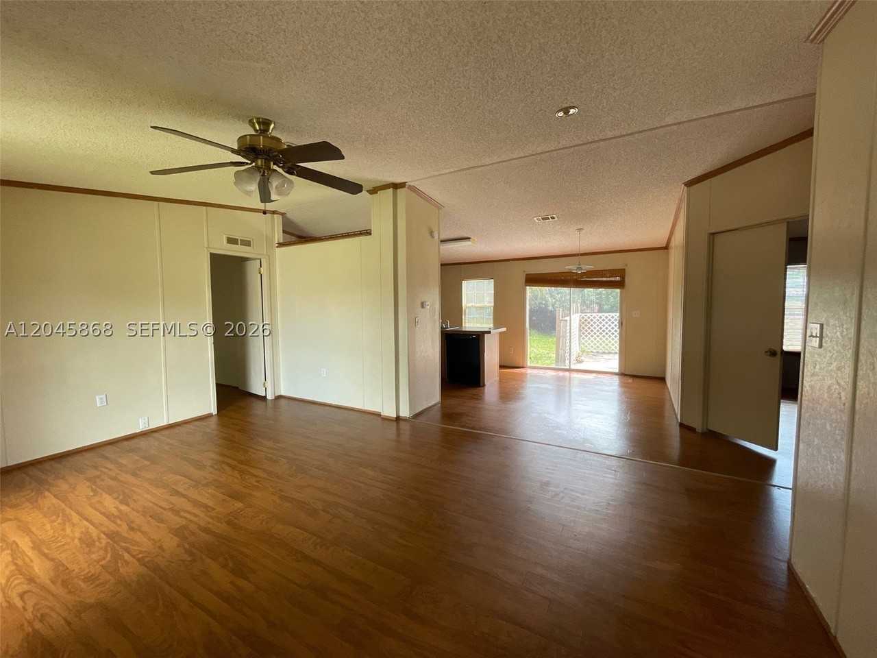 11864 Atlantic Cir #H - Photo 5 of 25