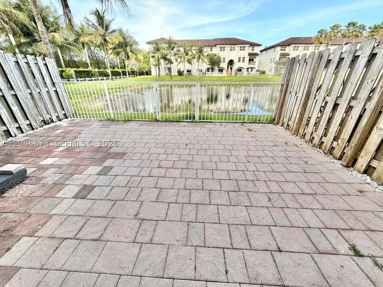 8965 Nw 98th Ave - Photo 6 of 22