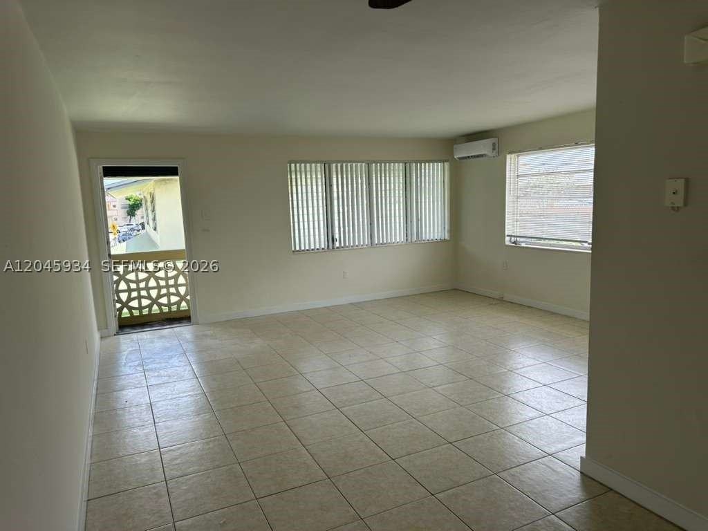 11925 Ne 19th Dr #8 - Photo 2 of 6
