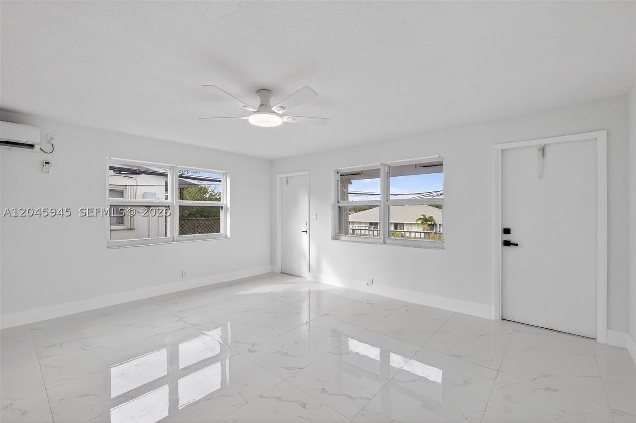 1520 Ne 56th St #8 - Photo 6 of 16