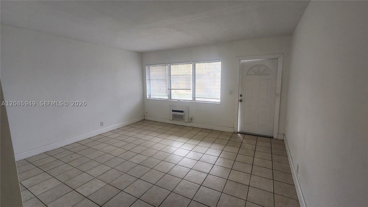 280 Sw 11th Ave #5 - Photo 4 of 16