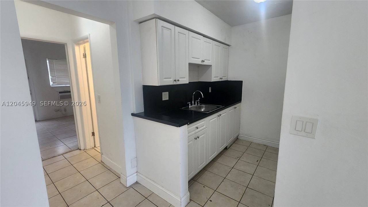 280 Sw 11th Ave #5 - Photo 6 of 16