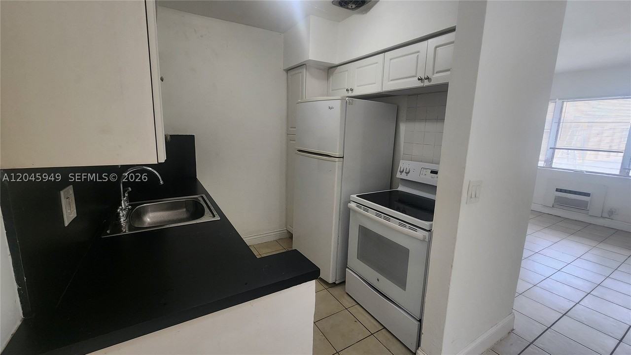 280 Sw 11th Ave #5 - Photo 7 of 16
