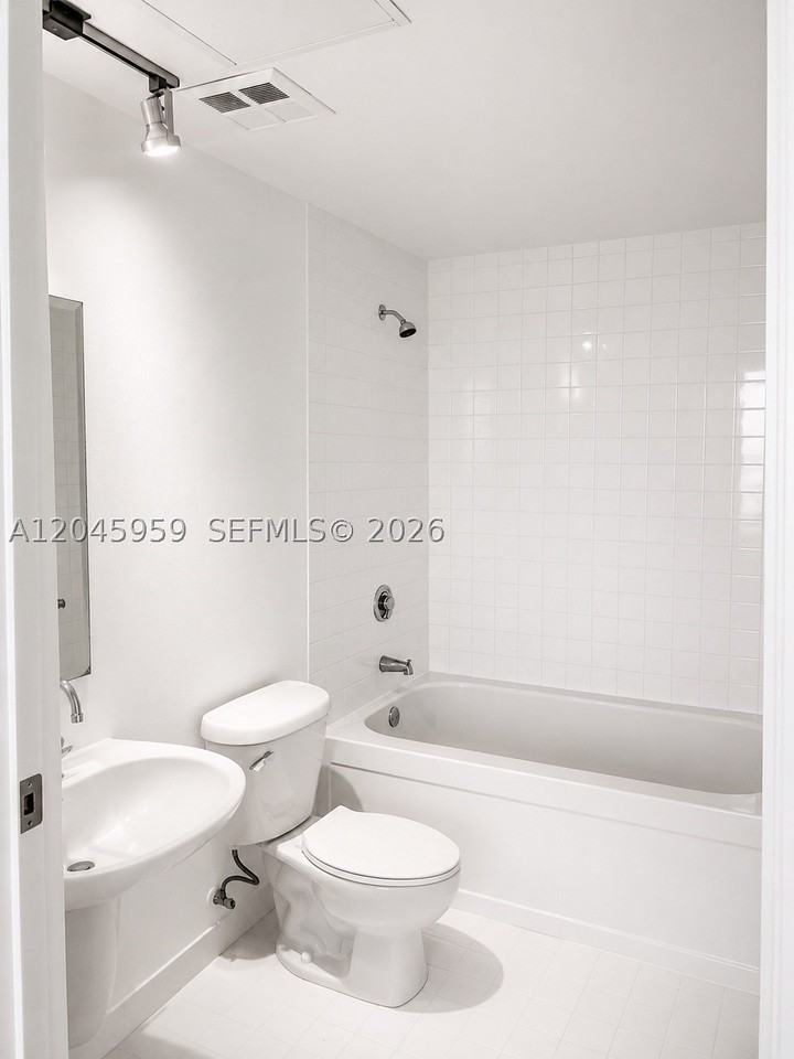 Nw South River Dr #1708 - Photo 6 of 15
