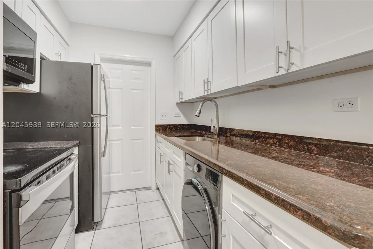 202 N K St #7 - Photo 4 of 11