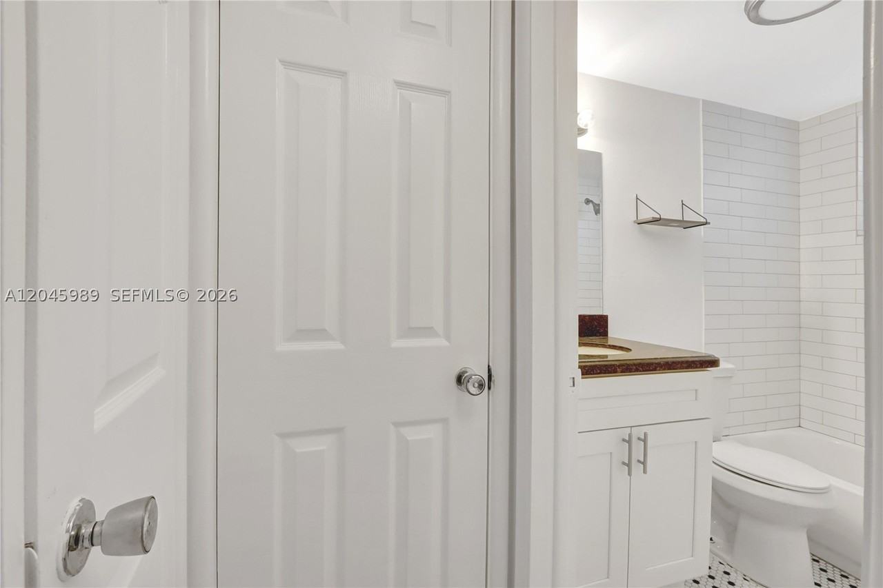 202 N K St #7 - Photo 6 of 11