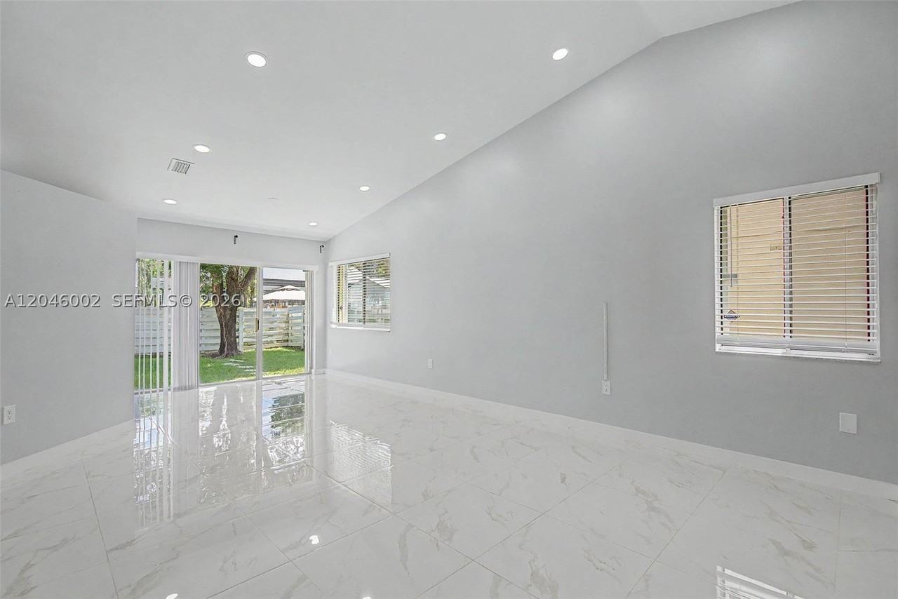 13765 Sw 145th St - Photo 2 of 30