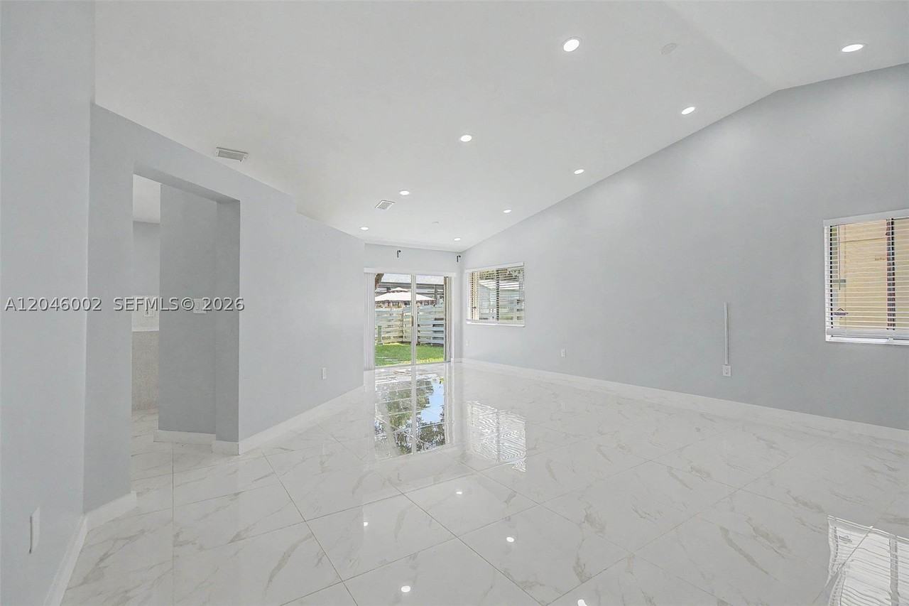 13765 Sw 145th St - Photo 3 of 30