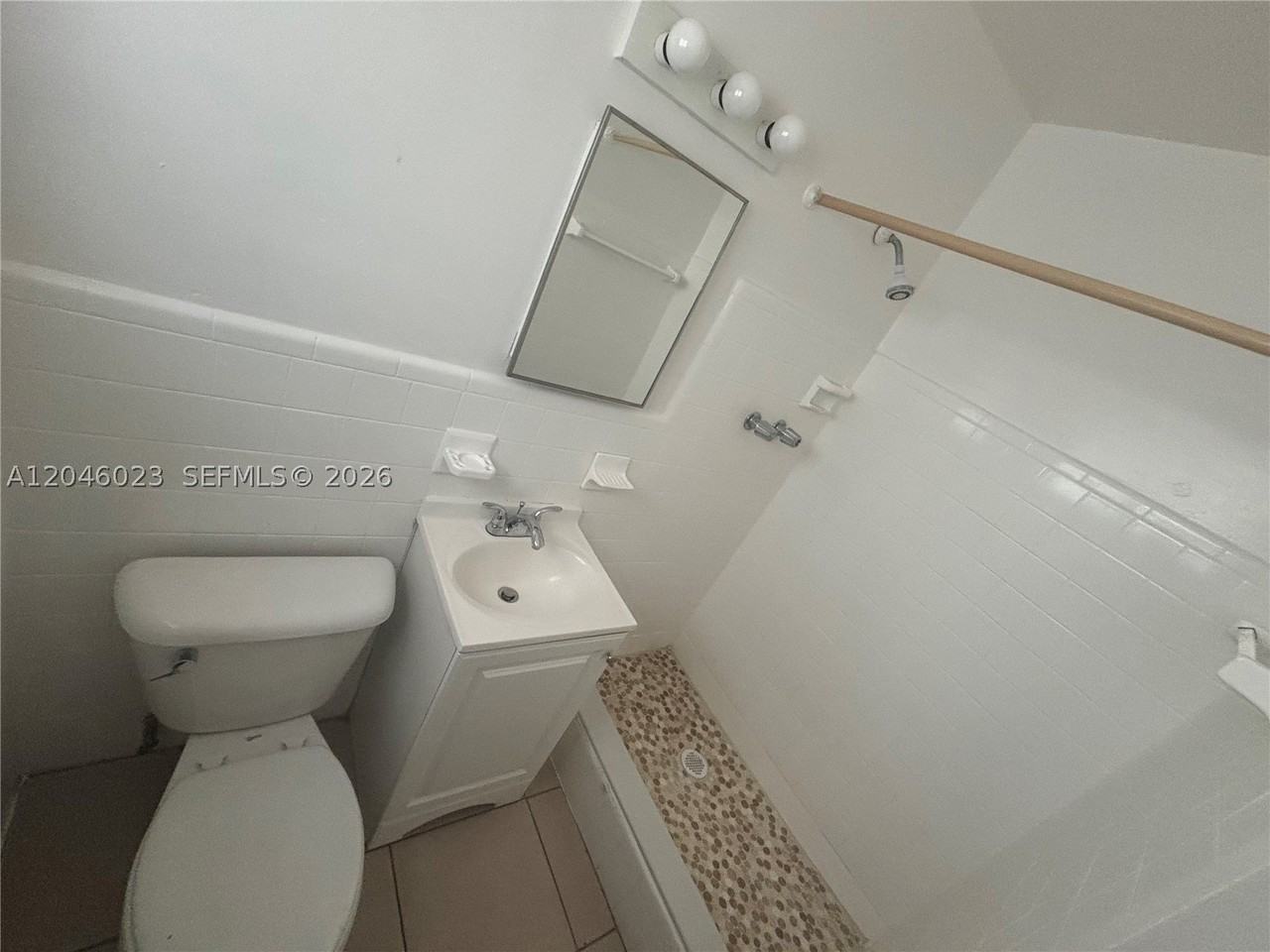 1211 Ne 6th St #2 - Photo 7 of 7