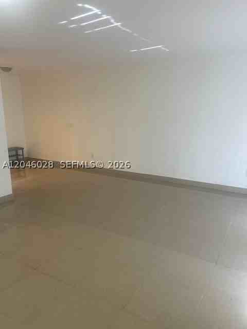 10395 N Kendall Dr #V4 - Photo 2 of 13