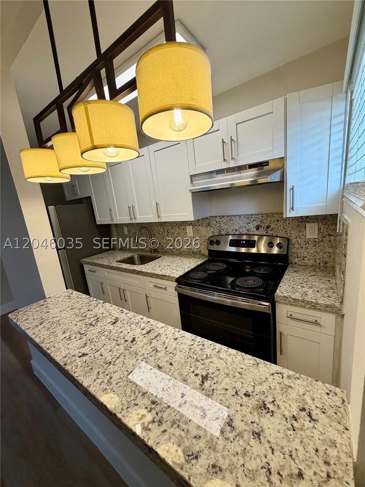 11344 Sw 2nd St - Photo 3 of 15