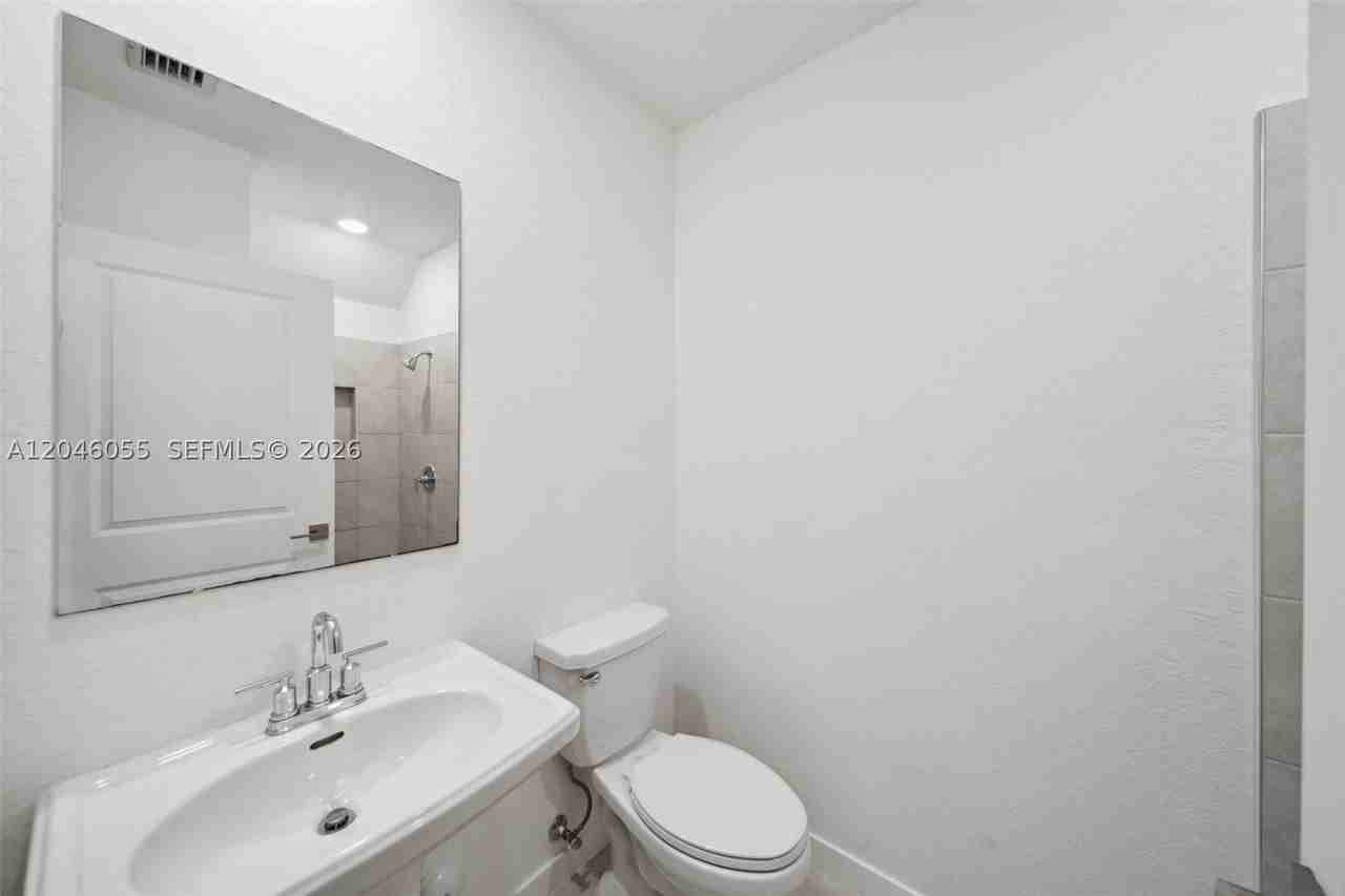 441 Ne 4th Ln - Photo 5 of 23