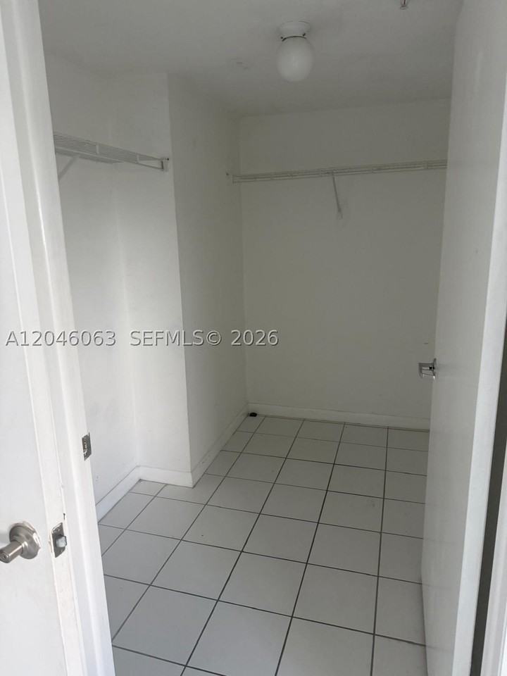 21 E 3rd St #405