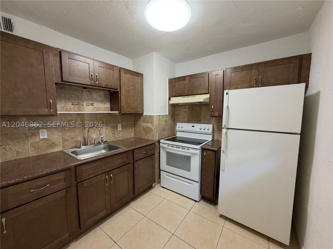 5960 Ne 5th Ct #2 - Photo 5 of 10