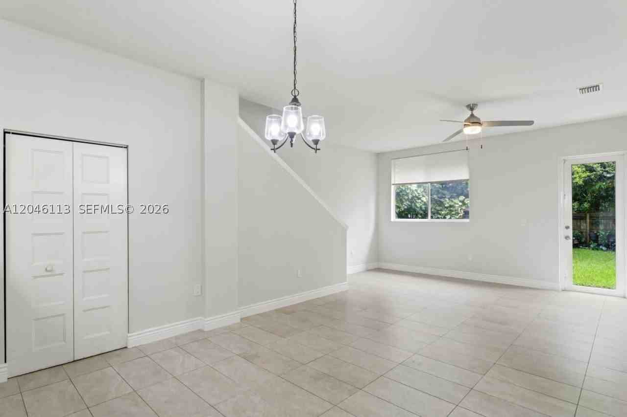 1110 Ne 1st Ave #1110 - Photo 6 of 28