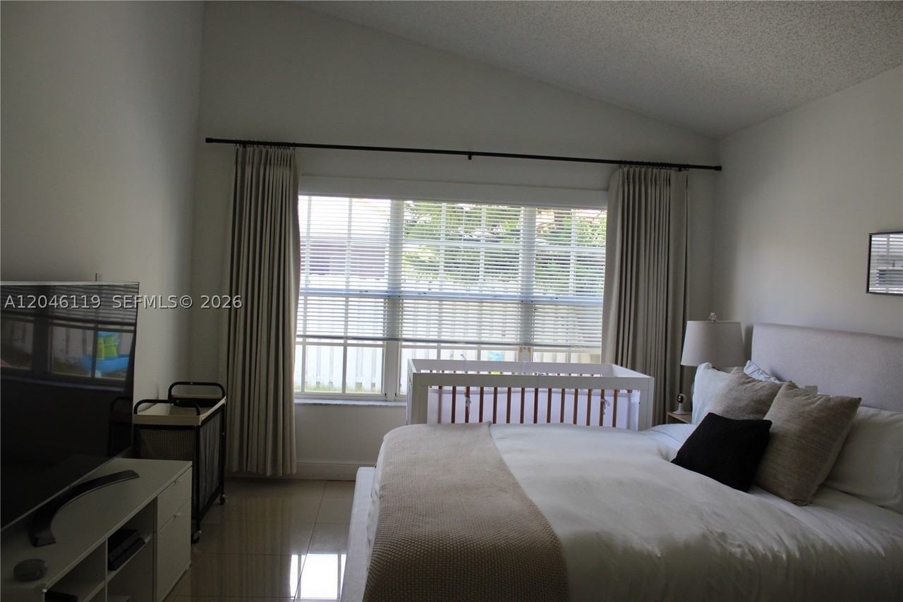 312 Bridgeton Rd - Photo 2 of 13