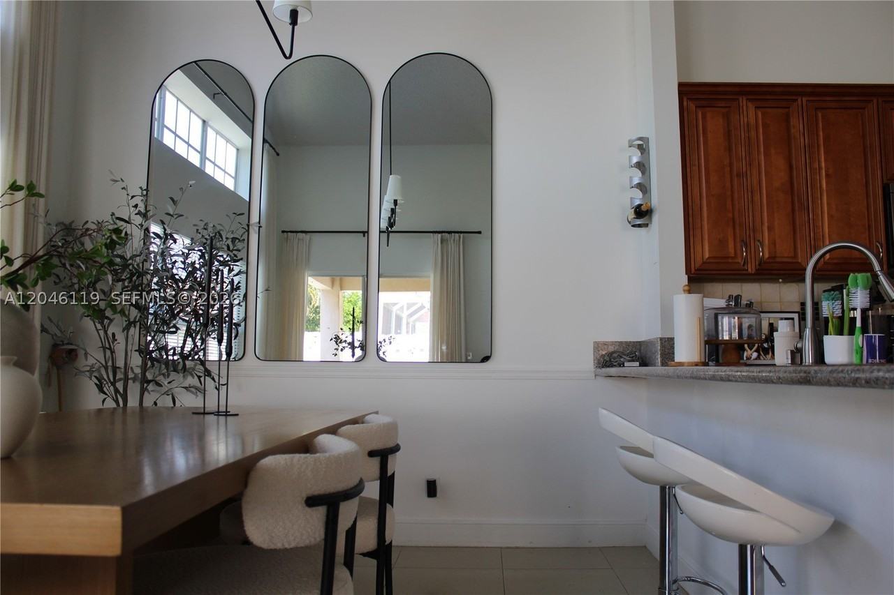 312 Bridgeton Rd - Photo 7 of 13