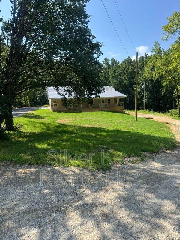 3180 Highwaynorth #A - Photo 2 of 25