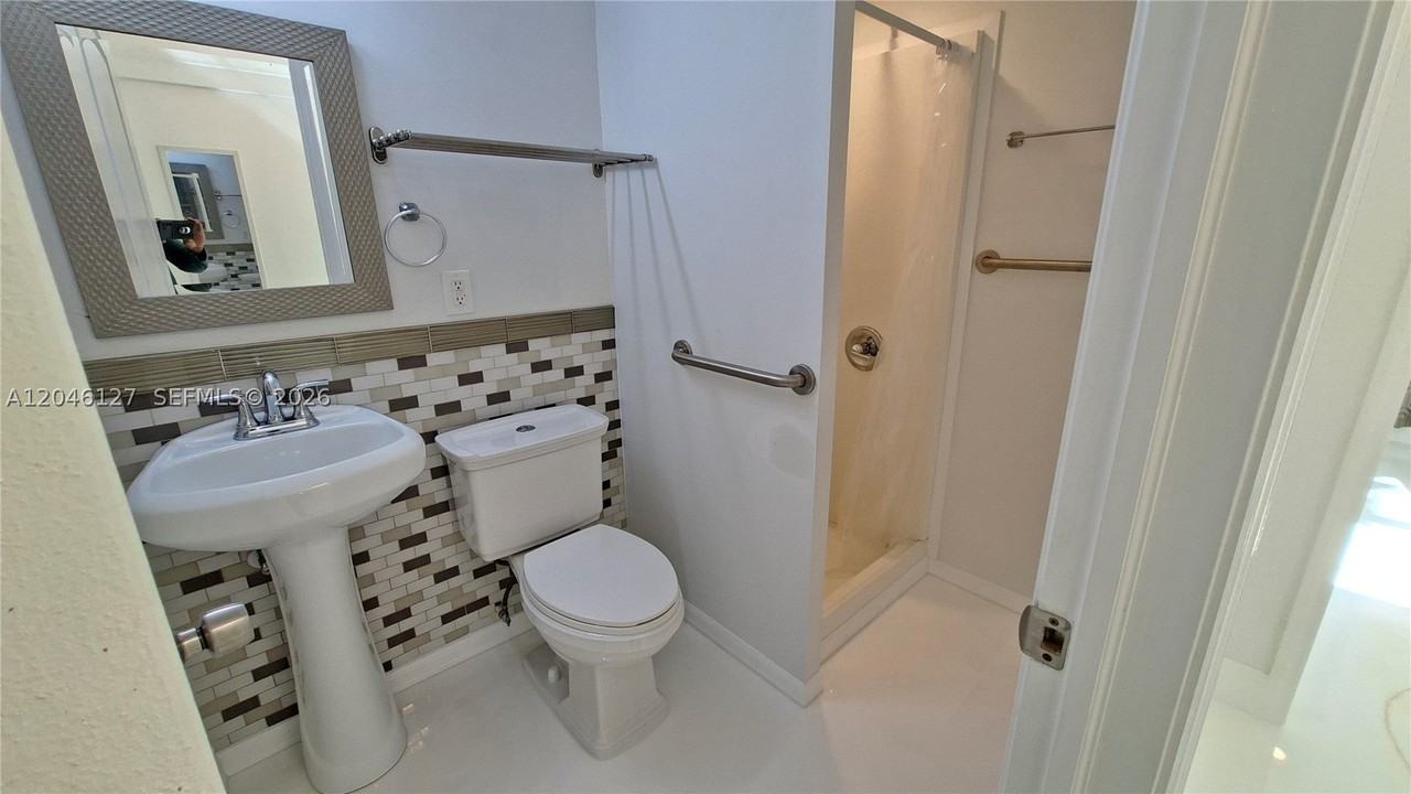 1028 S 62nd Ave #B - Photo 6 of 11