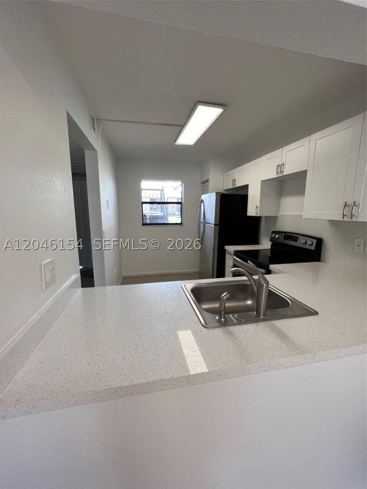 852 Ne 209th St #104-38 - Photo 4 of 12