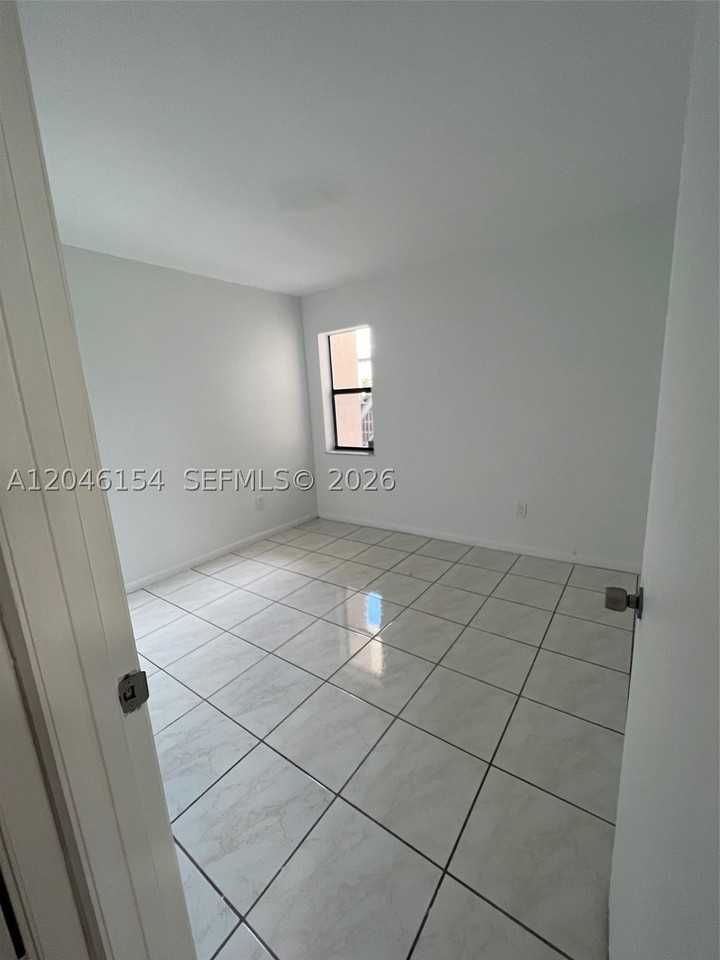 852 Ne 209th St #104-38 - Photo 5 of 12