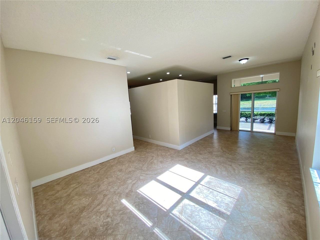 837 Tanglewood Cir - Photo 2 of 22