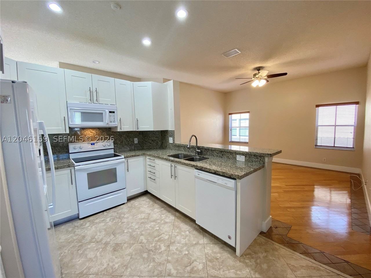 837 Tanglewood Cir - Photo 4 of 22