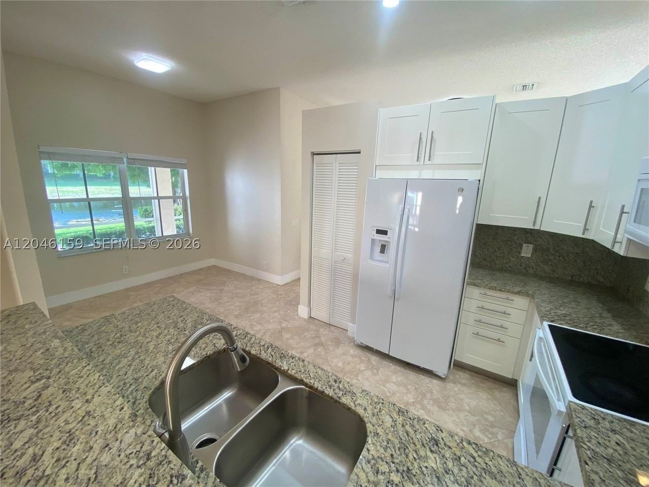 837 Tanglewood Cir - Photo 5 of 22