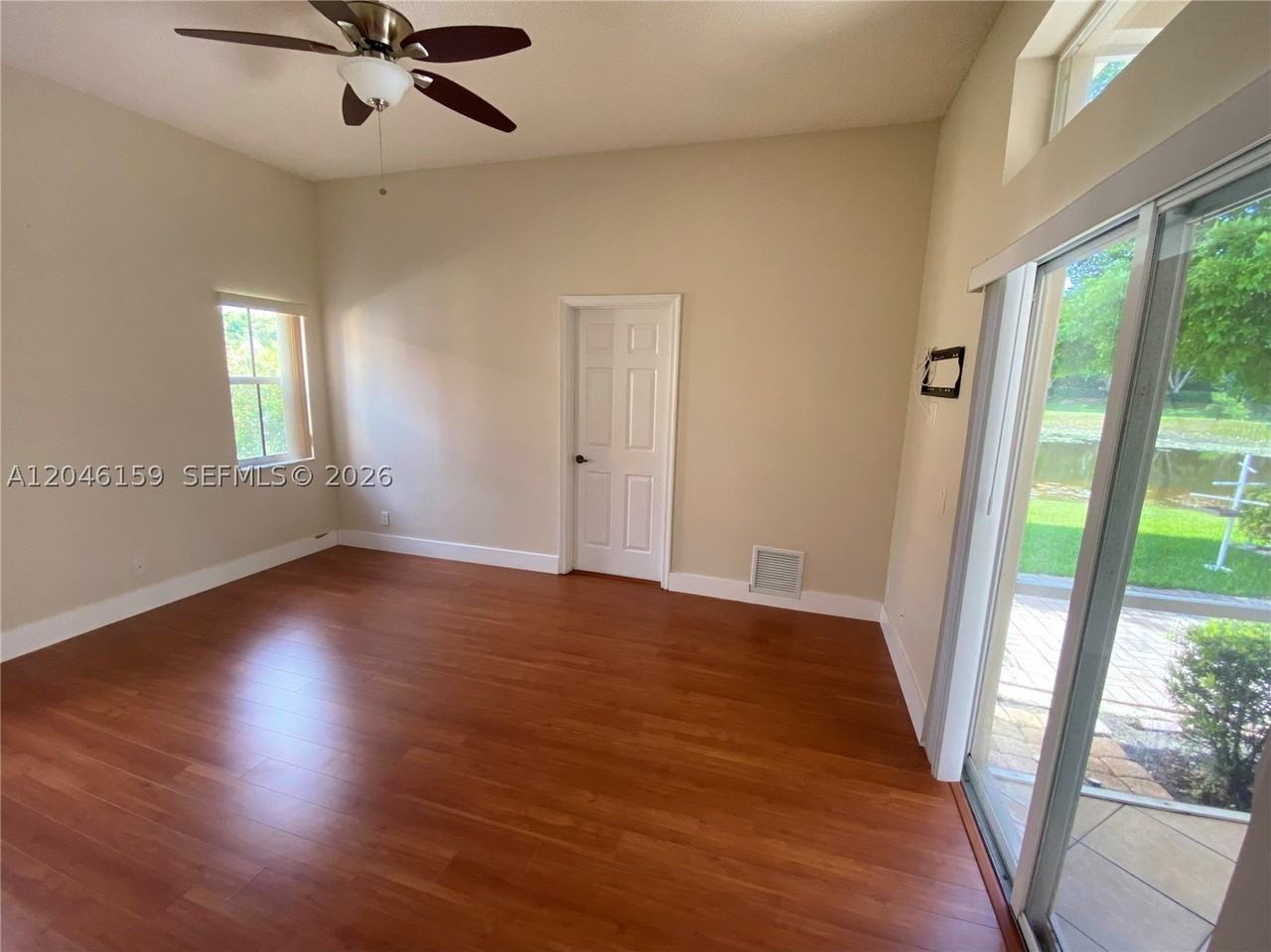 837 Tanglewood Cir - Photo 6 of 22