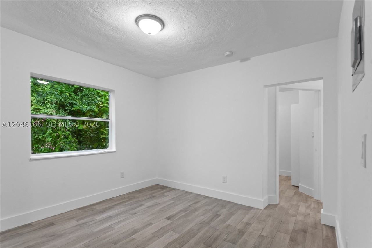 27 Ne 60th Ter #2 - Photo 4 of 15