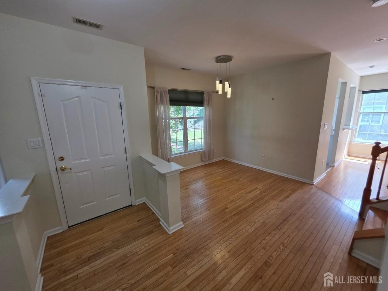 1301 Dahlia Cir - Photo 3 of 29