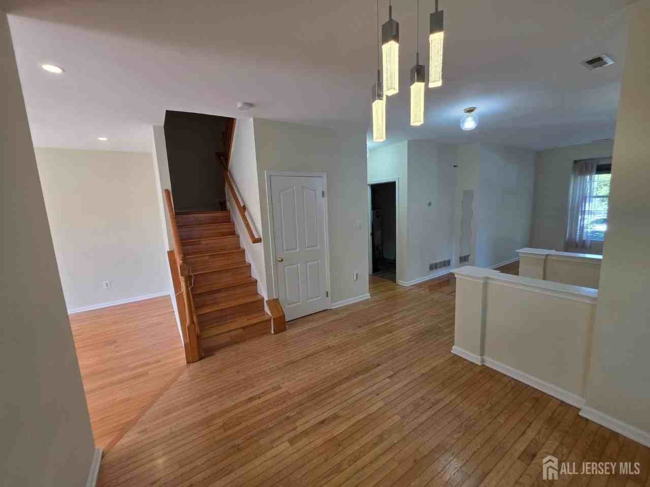 1301 Dahlia Cir - Photo 4 of 29