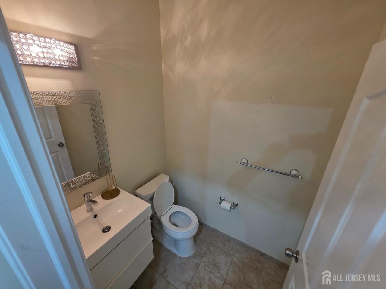 1301 Dahlia Cir - Photo 7 of 29