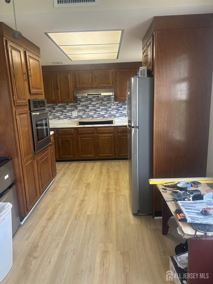 242 Marblehead Ln #B - Photo 4 of 22