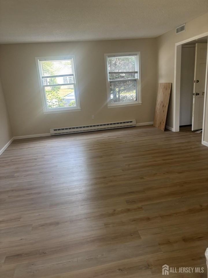242 Marblehead Ln #B - Photo 7 of 22
