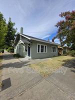 featured image of 831 8th St