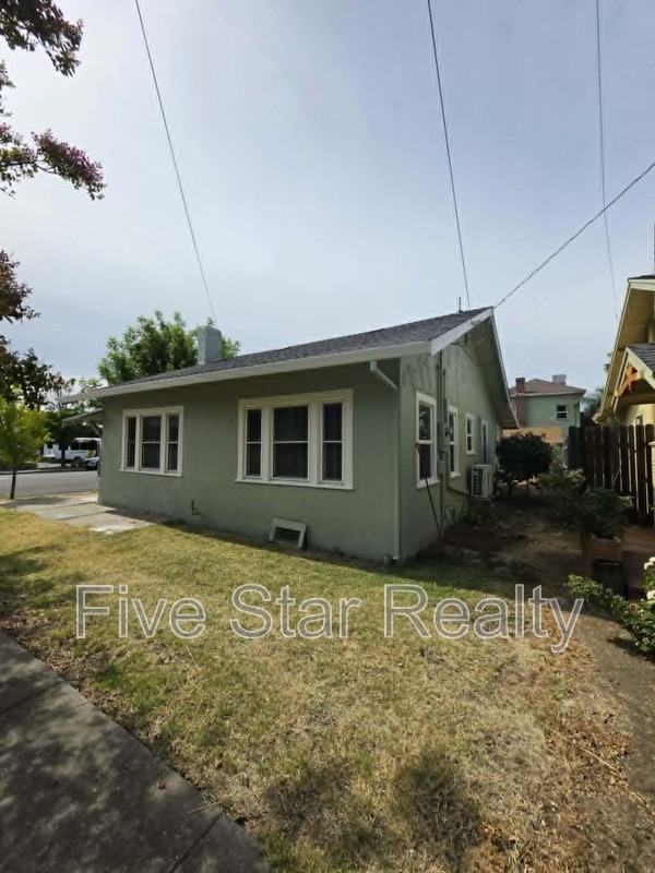 831 8th St - Photo 3 of 20