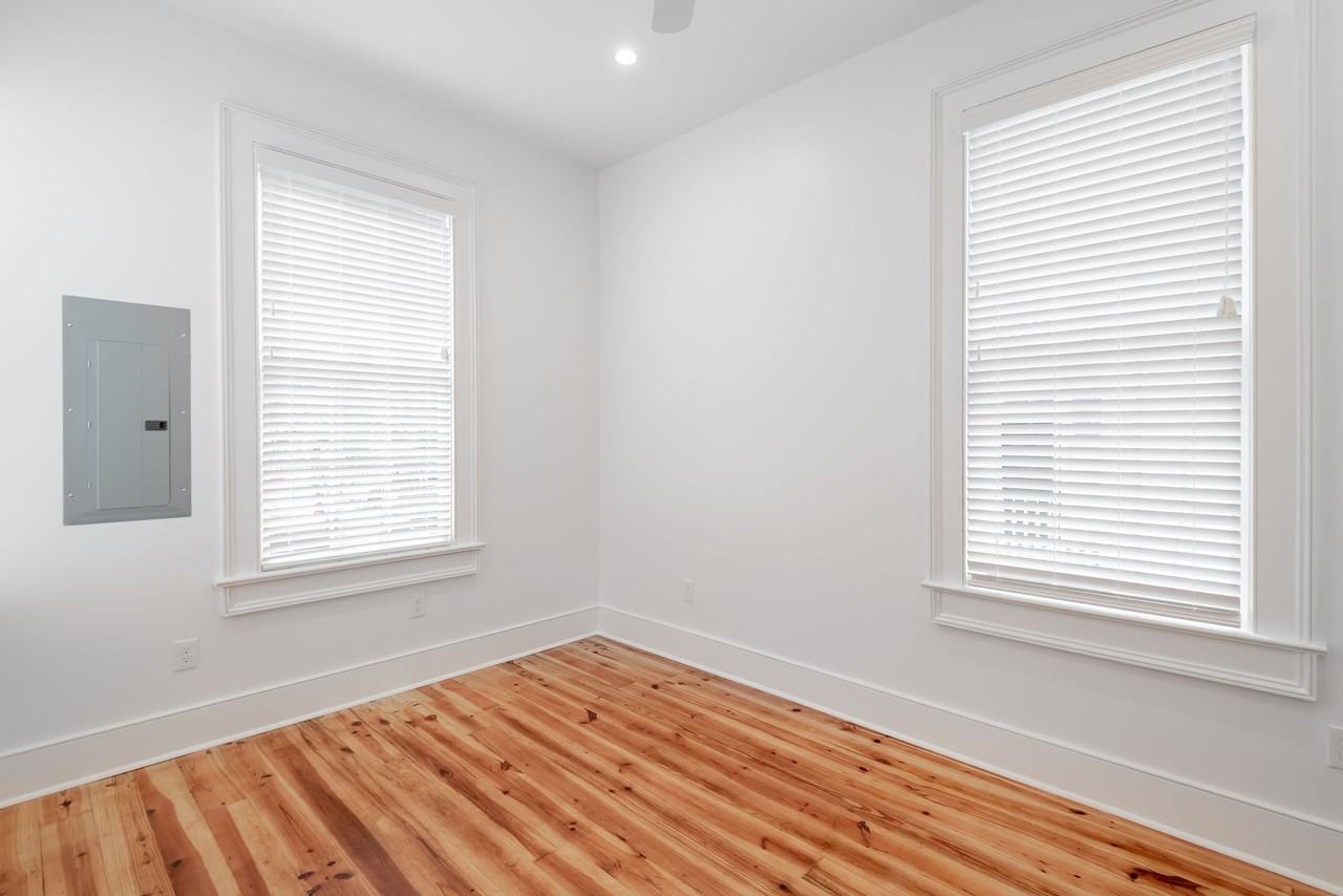 178 Broad St #B - Photo 4 of 14