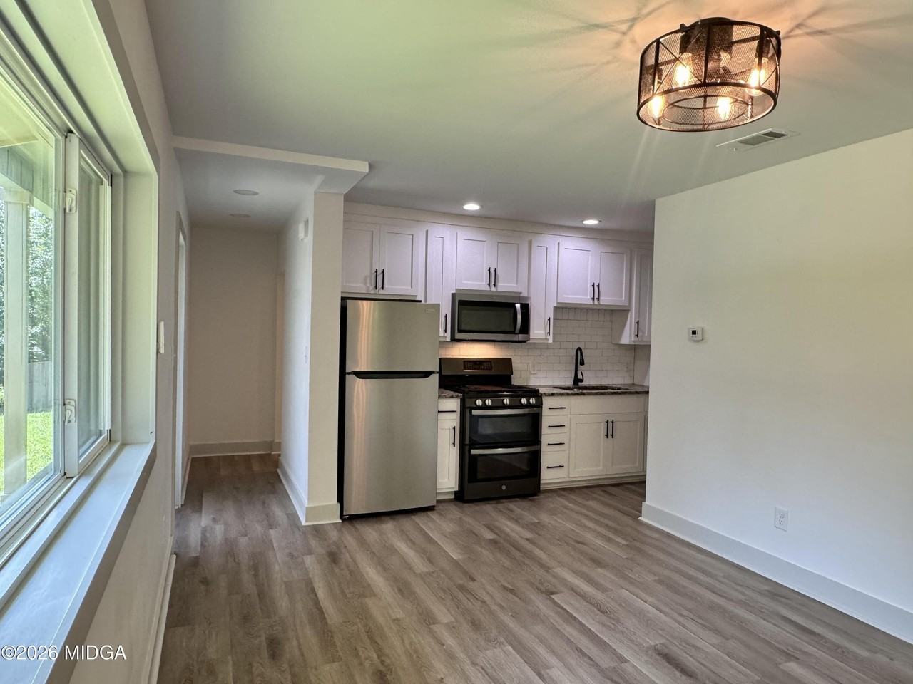 1473 Calhoun St - Photo 3 of 12