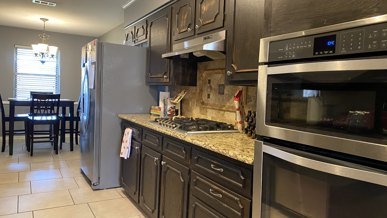 7504 Hollyoak Dr - Photo 4 of 21