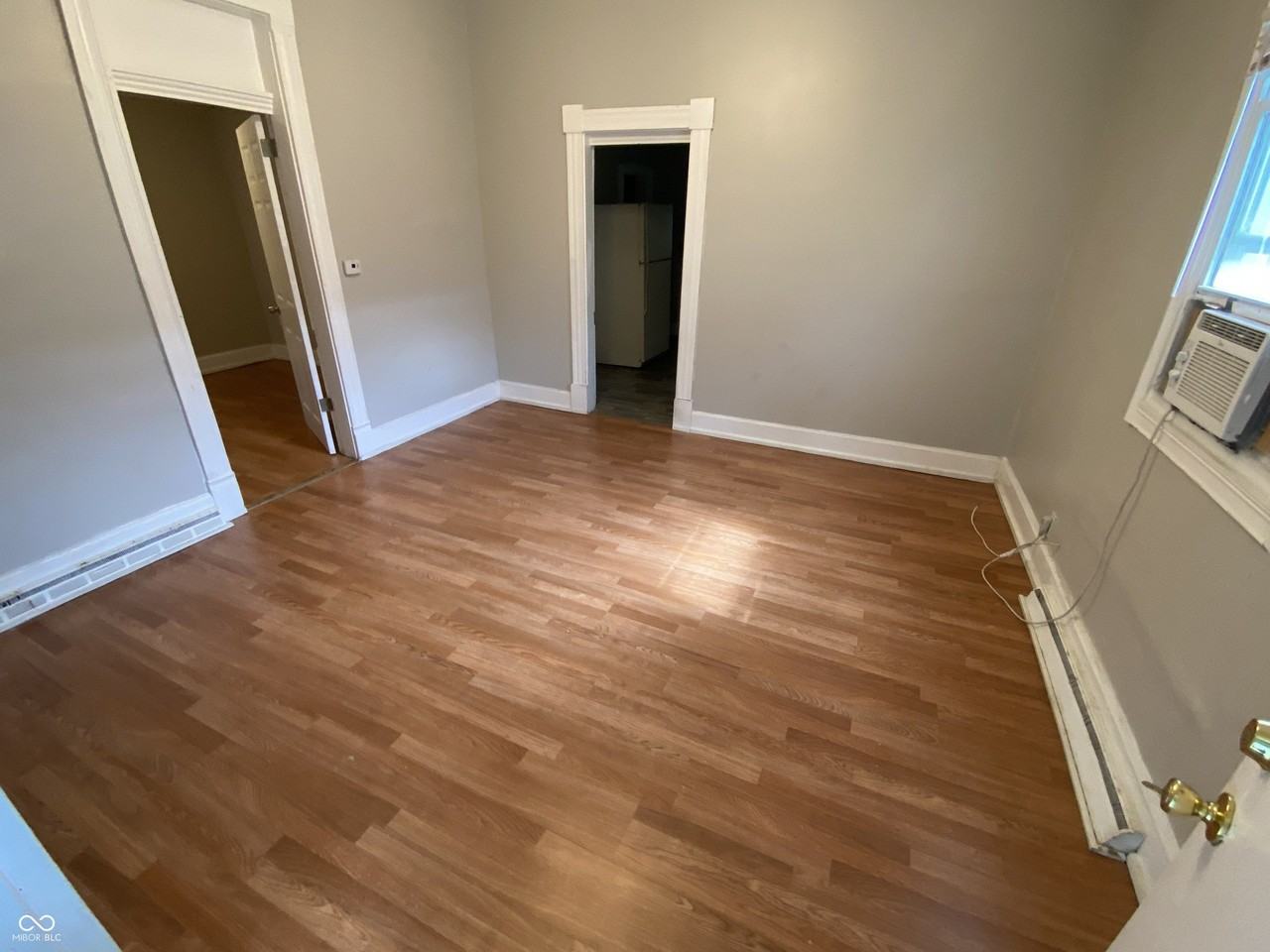 918 W 27th St - Photo 2 of 14