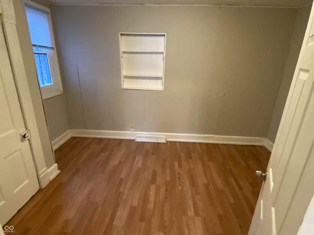 918 W 27th St - Photo 6 of 14