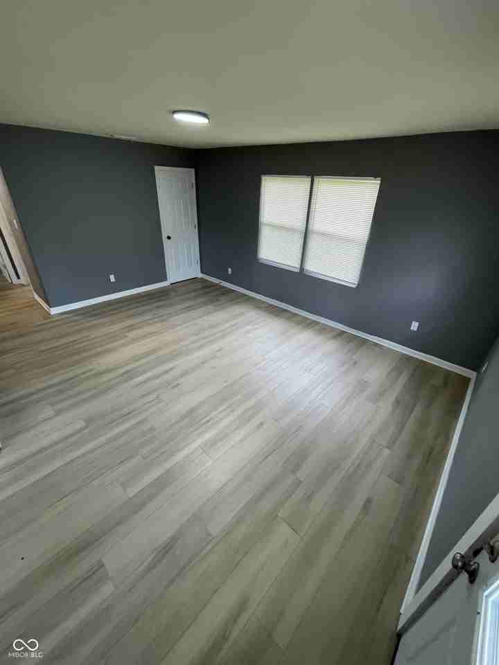 2245 Admiral Dr - Photo 2 of 11