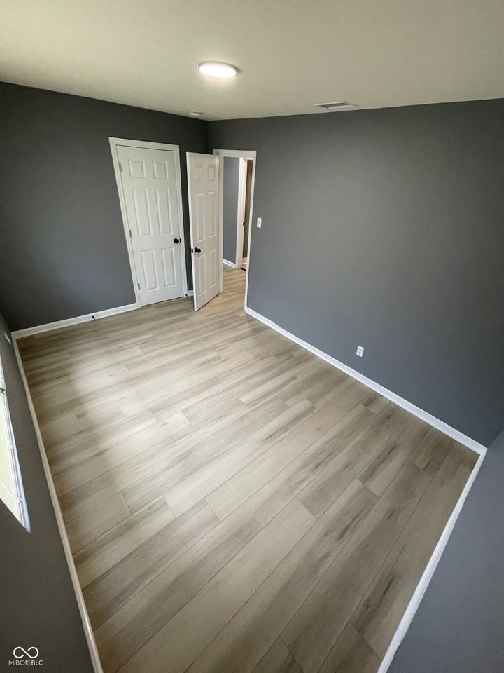 2245 Admiral Dr - Photo 6 of 11