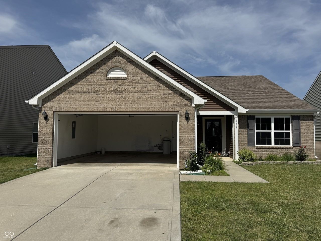 2584 Shadowbrook Trce - Photo 2 of 31