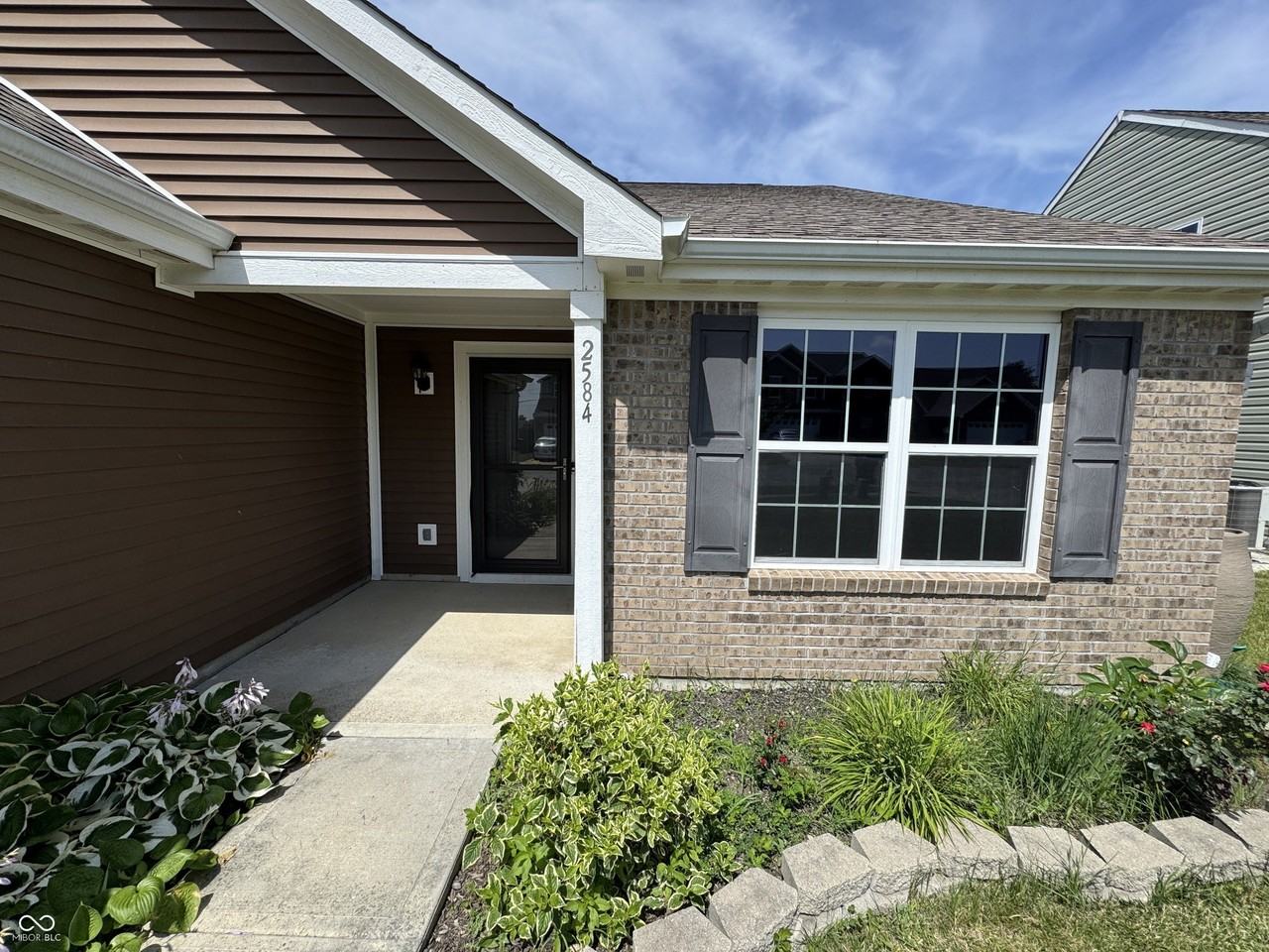 2584 Shadowbrook Trce - Photo 3 of 31