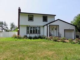 featured image of 10 Elderwood Ln