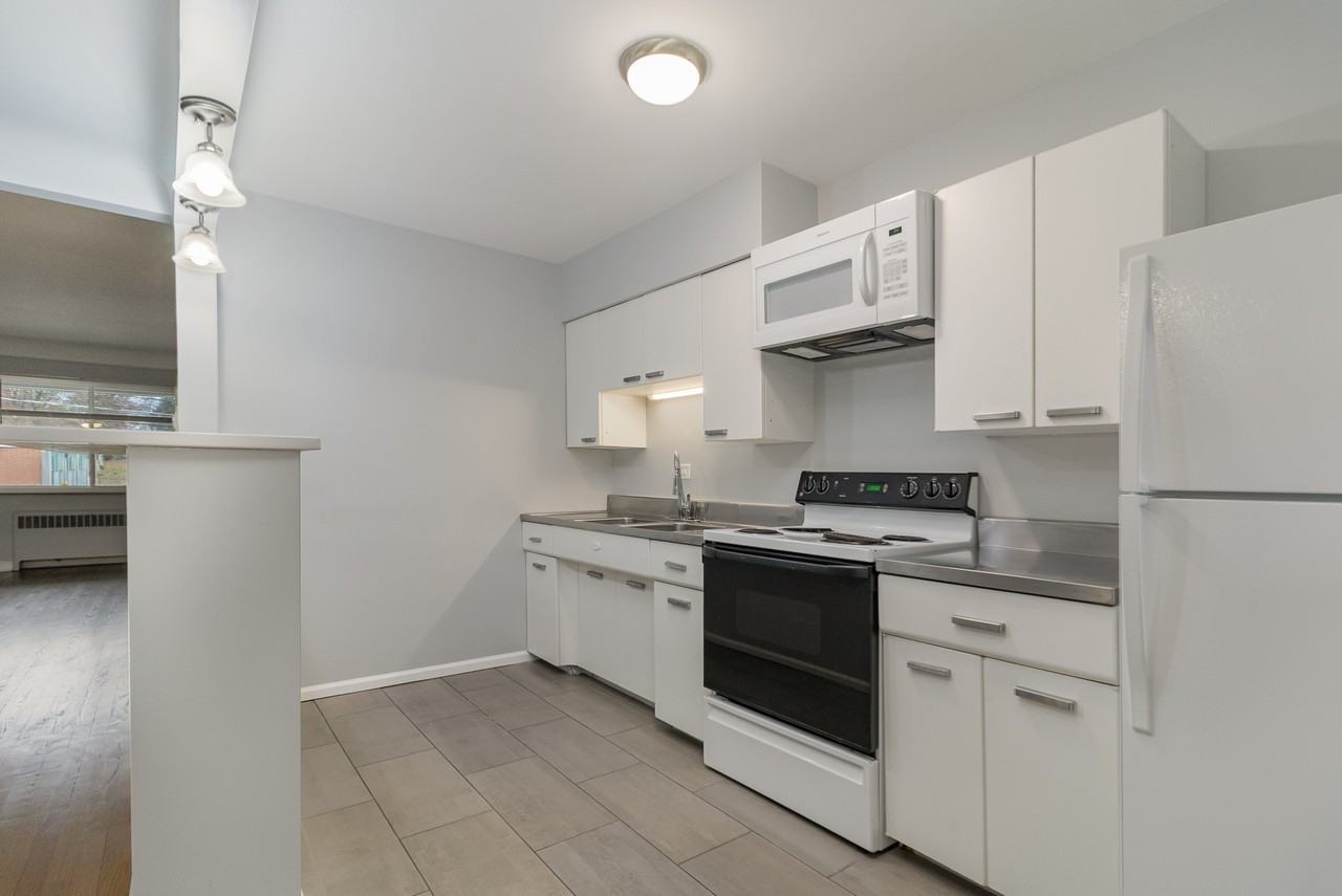 6102 Campus Ln #6102-2 - Photo 4 of 8